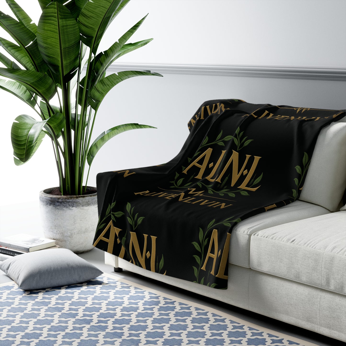 Luxurious Sherpa Fleece Blanket for Cozy Evenings, Plush Throw for Home Decor, Gift for Holidays and Housewarming