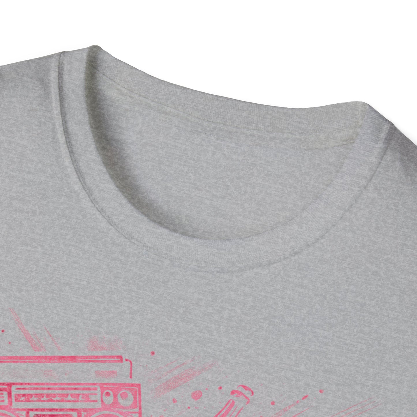 AlivenLivin Unisex Softstyle T-Shirt, Casual Graphic Tee, Retro Vibe Shirt, Perfect for Gifts, Party Wear, Music Lovers